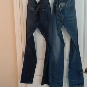 2 pairs Ladies Levi's super low size 11L